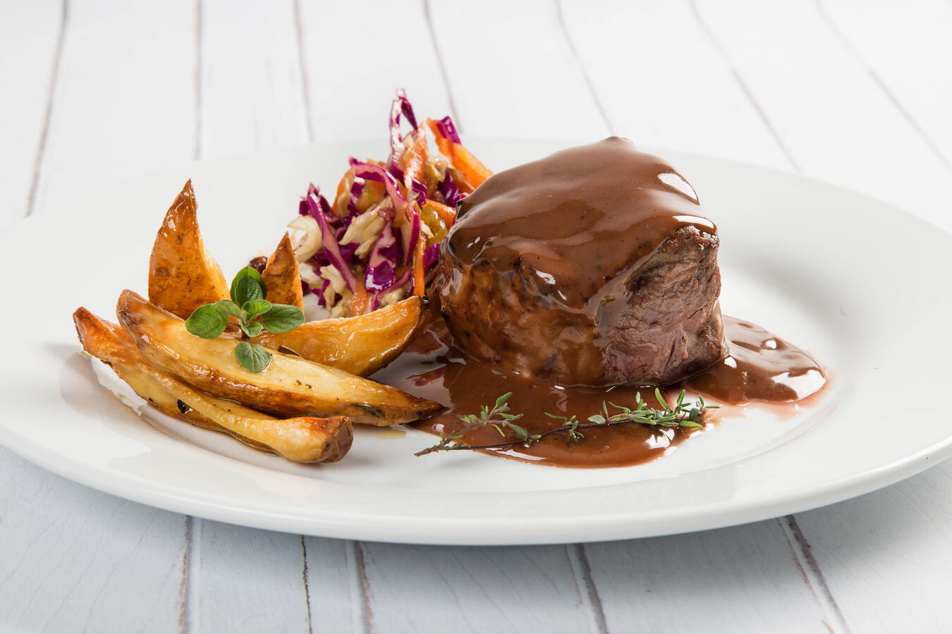 plato de salmon en la seccion servicios